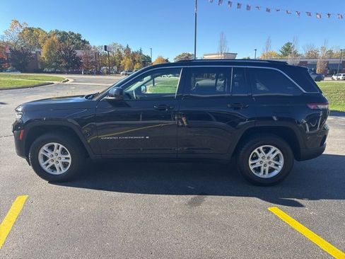 Certified 2023 Jeep Grand Cherokee Laredo image 4