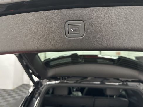 Used 2024 Chevrolet Blazer Premier w/ Enhanced Convenience Package AWD/4WD image 38