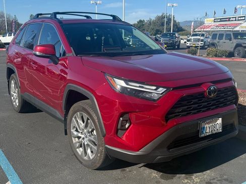 Used 2023 Toyota RAV4 XLE Premium image 1
