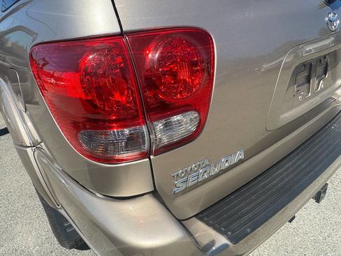 Used 2007 Toyota Sequoia SR5 image 26