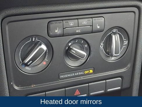 Used 2014 Volkswagen Beetle 1.8T FWD image 13