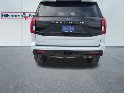 Used 2025 Ford Expedition Active image 8