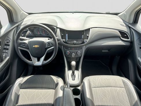 Used 2022 Chevrolet Trax LT w/ LT Convenience Package FWD image 18