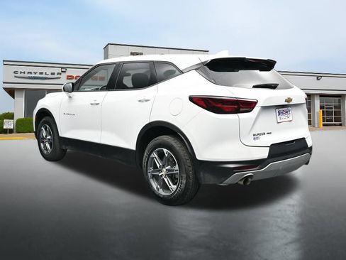 Used 2025 Chevrolet Blazer LT AWD/4WD image 3