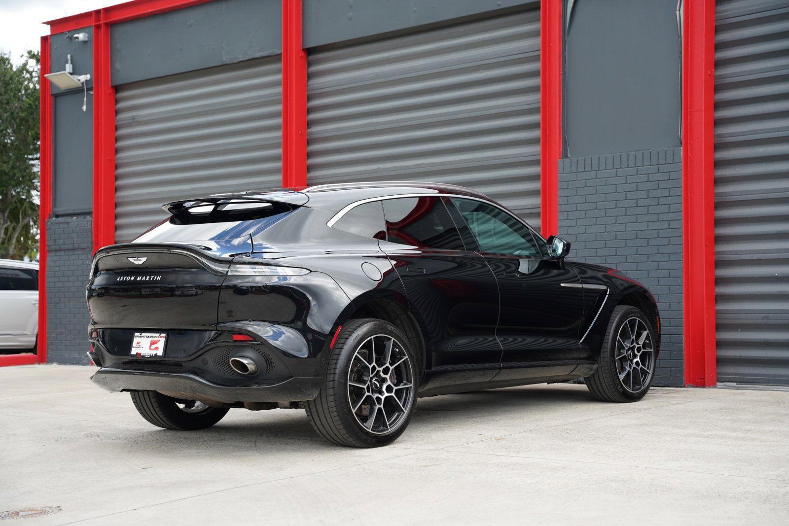 Used 2021 Aston Martin DBX AWD/4WD image 16