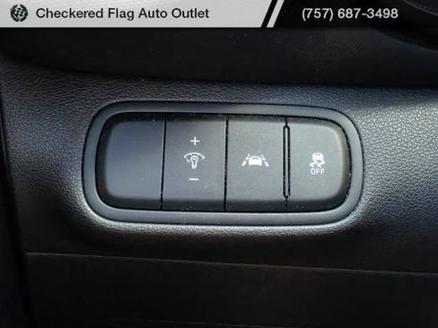 Used 2020 Hyundai Venue SEL FWD image 9