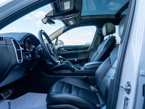 Certified 2023 Porsche Cayenne S image 23