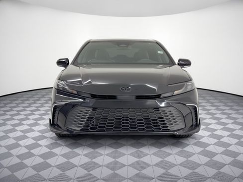 Used 2025 Toyota Camry SE w/ Convenience Package FWD image 6