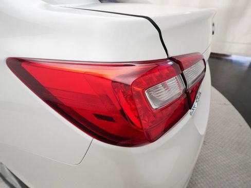 Used 2016 Subaru Legacy 2.5i Premium AWD/4WD image 31