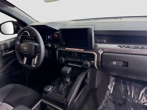 Certified 2025 Toyota Tacoma 4x4 Double Cab image 27