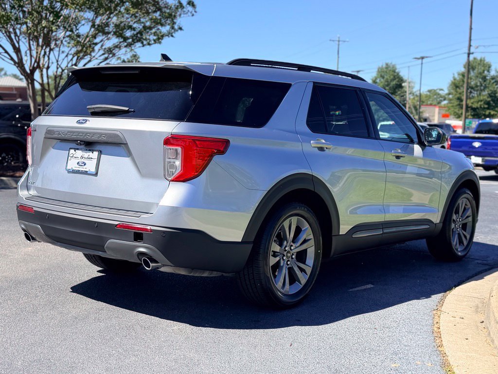 Certified 2023 Ford Explorer XLT w/ Equipment Group 202A RWD image 7