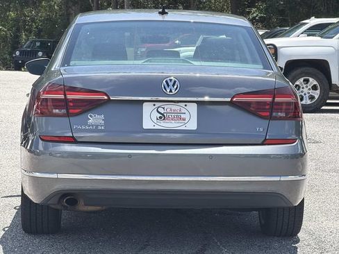 Used 2018 Volkswagen Passat 2.0T SE FWD image 11