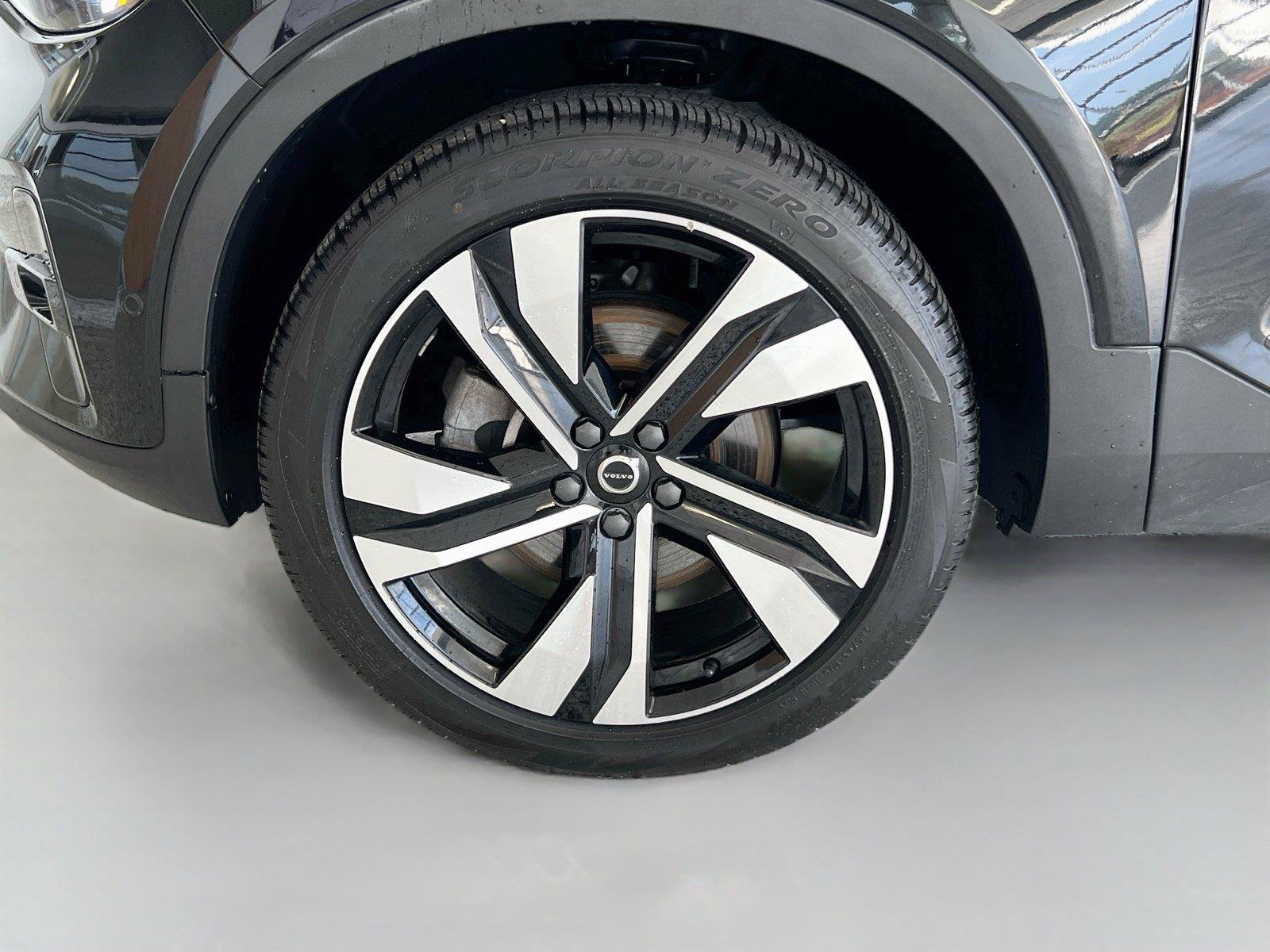 Used 2023 Volvo XC40 B5 Ultimate w/ Protection Package Premier AWD/4WD image 30