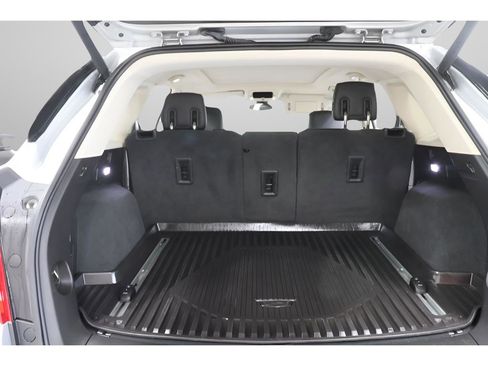 Used 2018 Cadillac XT5 Luxury w/ LPO, Black Ice Package image 31