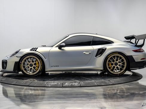 Used 2018 Porsche 911 GT2 RS w/ Weissach Package RWD image 8