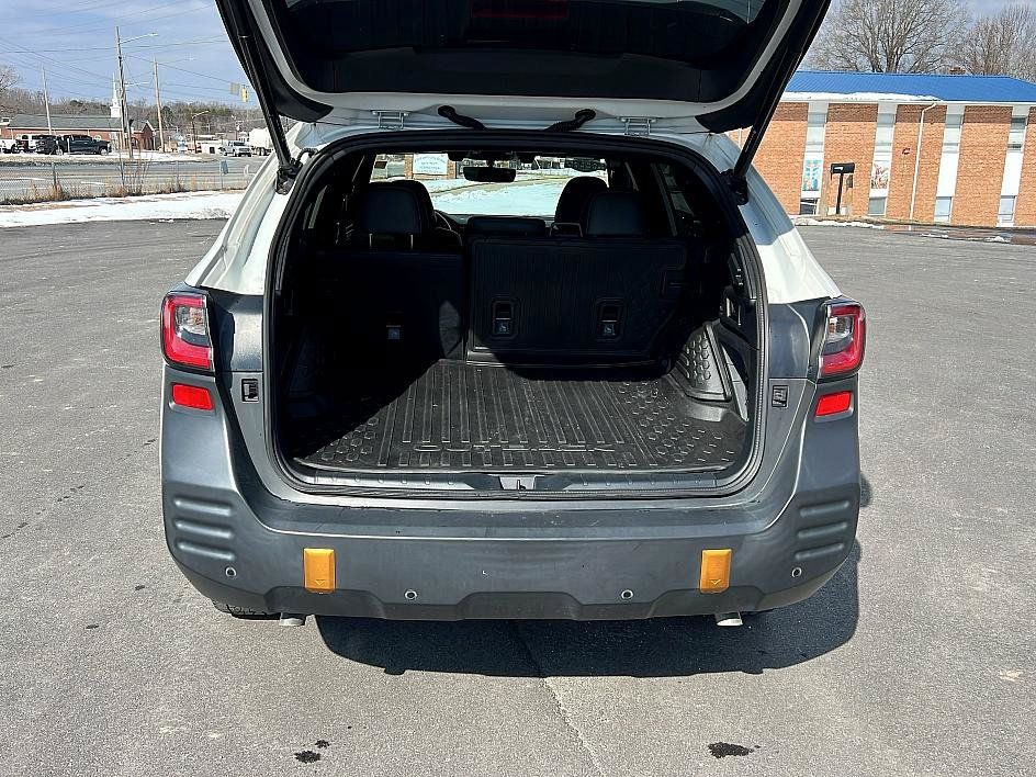 Used 2022 Subaru Outback Wilderness w/ Wilderness Package AWD/4WD image 9