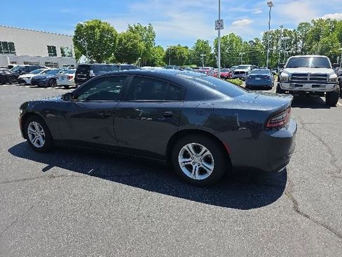 Used 2019 Dodge Charger SXT w/ Leather Interior Group RWD image 9