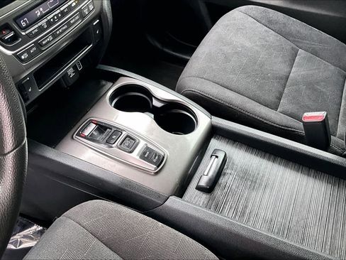 Used 2022 Honda Pilot Sport image 16