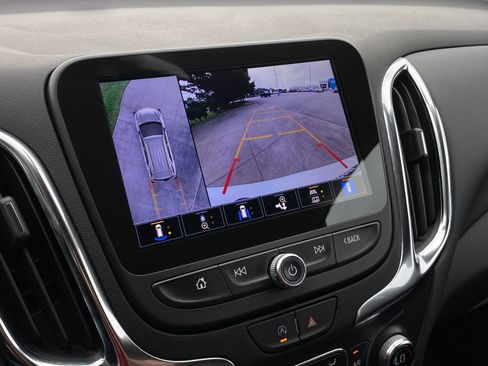 Used 2024 Chevrolet Equinox LT FWD image 16