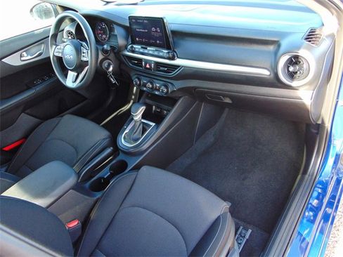 Used 2023 Kia Forte LXS image 25