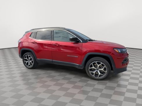 Used 2025 Jeep Compass Limited AWD/4WD image 9