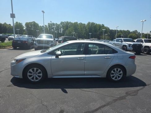 Used 2022 Toyota Corolla LE FWD image 5