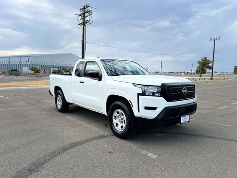 Used 2024 Nissan Frontier S w/ S Utility Package image 3