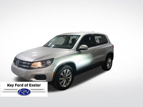 Used 2017 Volkswagen Tiguan Limited w/ Alloy Wheels Package AWD/4WD image 4