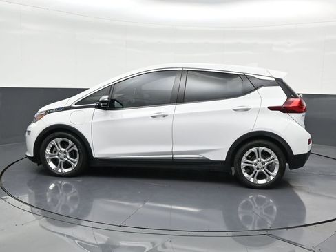 Used 2020 Chevrolet Bolt LT image 2