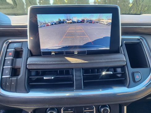 Used 2021 Chevrolet Suburban LS image 32