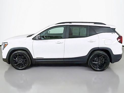 Used 2023 GMC Terrain SLE w/ Driver Convenience Package image 11