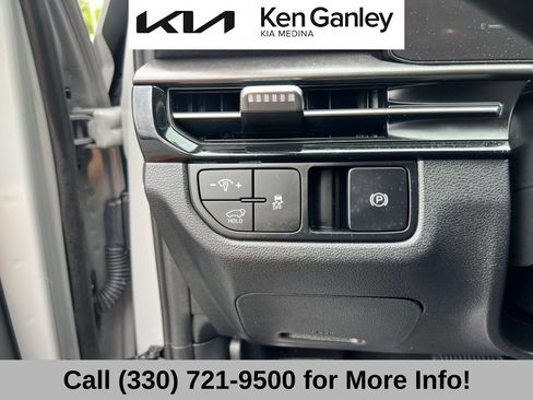 Certified 2026 Kia Sportage EX FWD image 30