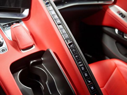 Used 2025 Chevrolet Corvette Z06 RWD image 32
