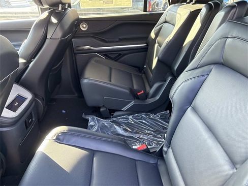 New 2025 Lincoln Navigator Reserve w/ Jet Appearance Package image 18