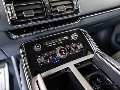 Used 2020 Lincoln Navigator Black Label w/ Cargo Convenience Package image 30