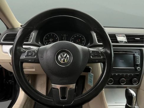 Used 2013 Volkswagen Passat 2.5 SE FWD image 6