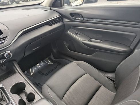 Used 2024 Nissan Altima 2.5 S image 14