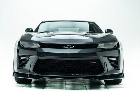 Used 2017 Chevrolet Camaro SS RWD image 6