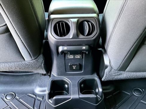 Certified 2022 Jeep Wrangler Unlimited Sahara w/ Cold Weather Group AWD/4WD image 16