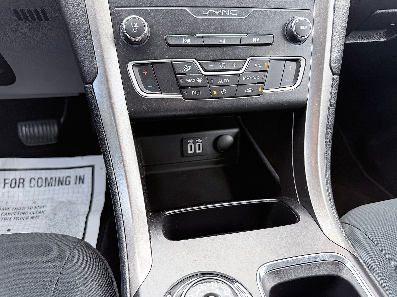 Used 2019 Ford Fusion SE FWD image 30
