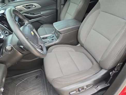 Used 2023 Chevrolet Traverse LT FWD image 16