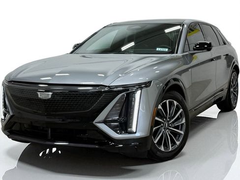 Used 2024 Cadillac Lyriq Sport image 6