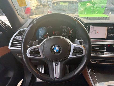 Used 2022 BMW X5 xDrive40i w/ M Sport Package image 18