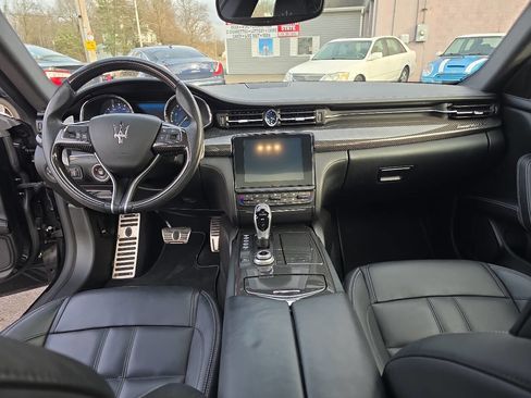 Used 2017 Maserati Quattroporte S GranSport image 28