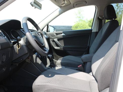 Used 2020 Volkswagen Tiguan S image 9