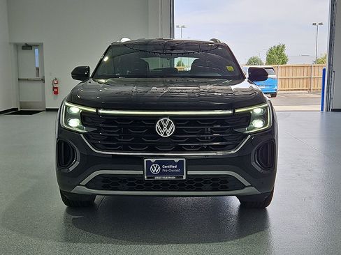 Certified 2024 Volkswagen Atlas Cross Sport SE FWD image 3