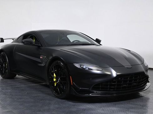 Used 2023 Aston Martin V8 Vantage Coupe RWD image 5