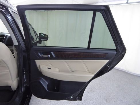 Used 2019 Subaru Outback 2.5i Limited w/ Popular Package #2 image 33