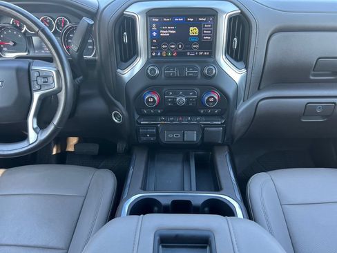 Used 2021 Chevrolet Silverado 2500 LTZ w/ LTZ Convenience Package RWD image 3