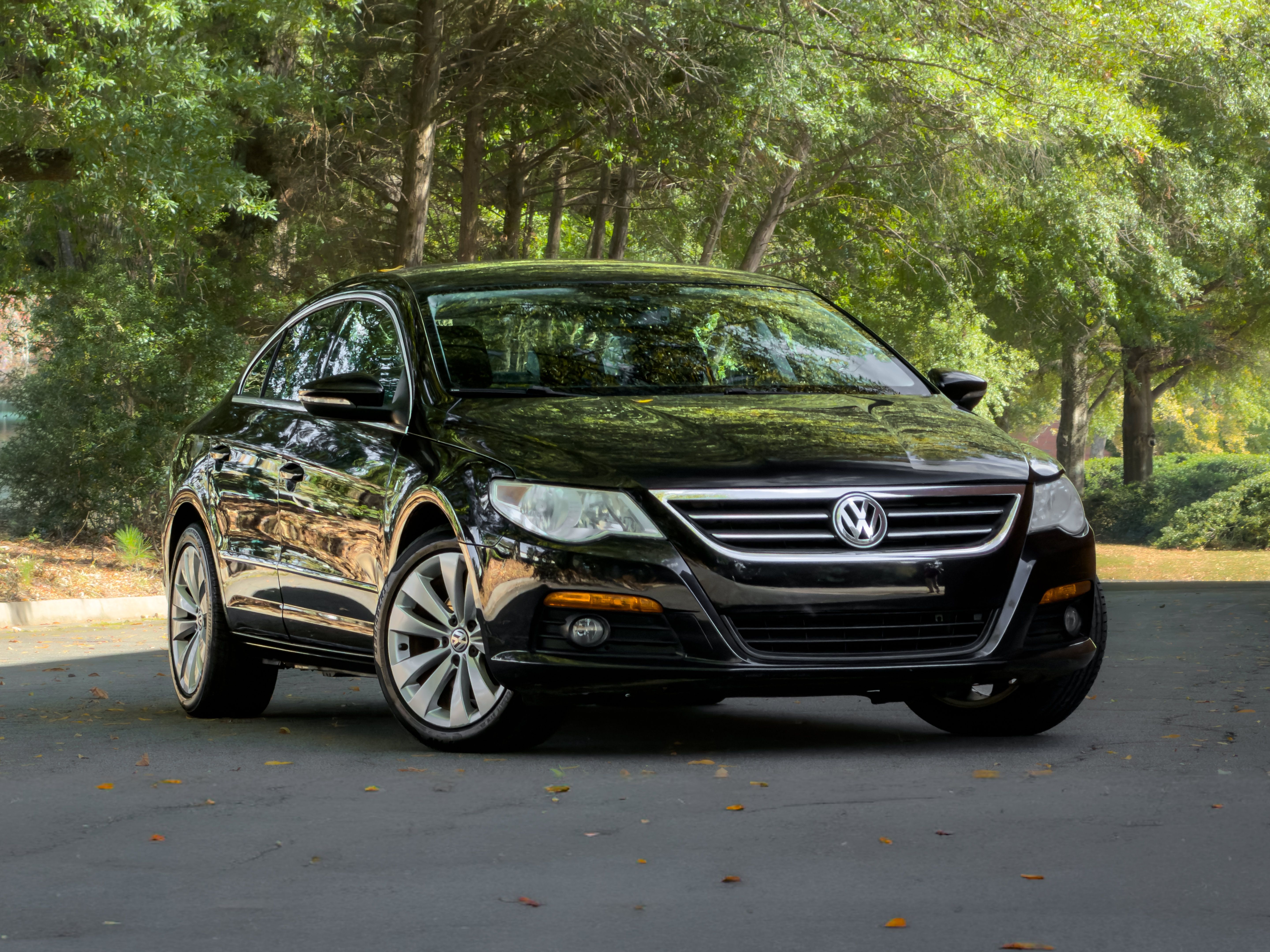 Used 2010 Volkswagen CC Sport FWD image 1